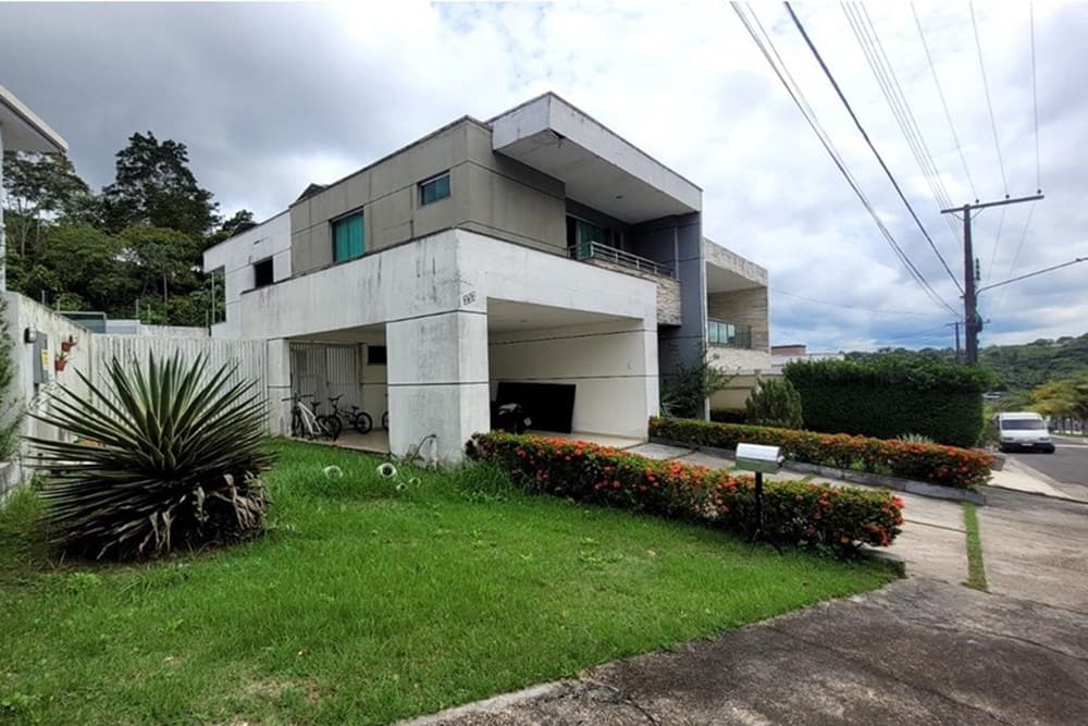 Impressionante Casa no Residencial Forest Hill, Manaus!
